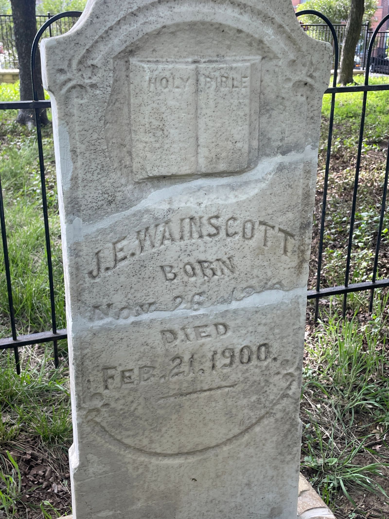 The Grave of J.E. Wainscott (1900)