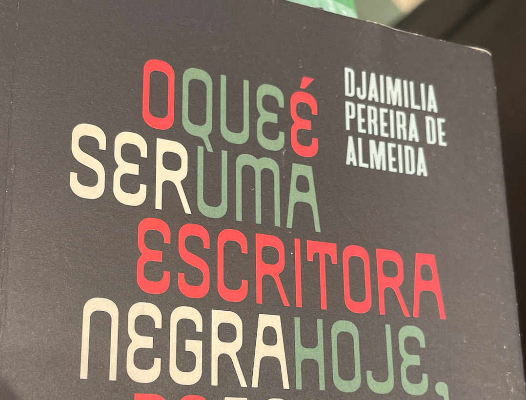 Oqué Seruma Escritora Negrahoje, Deacordo Comigo - Ensaios