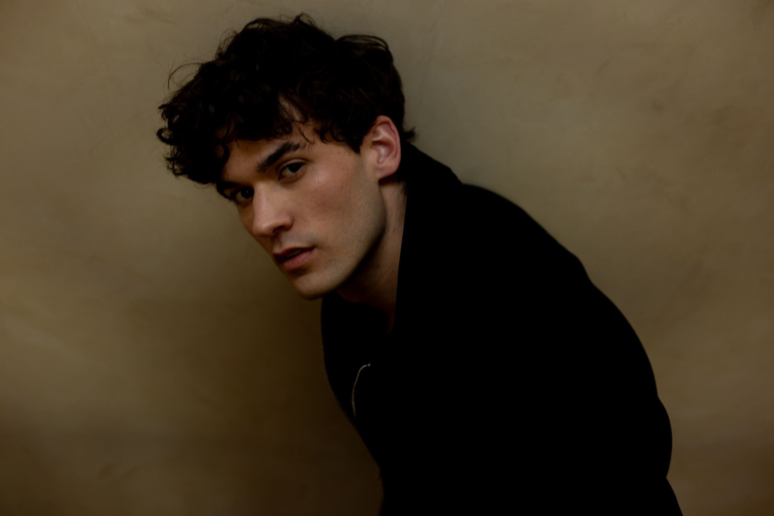 Heartstrings: Near Stoic invites Aleksander Prus