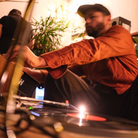 Erratic Boulders invites Futuriss