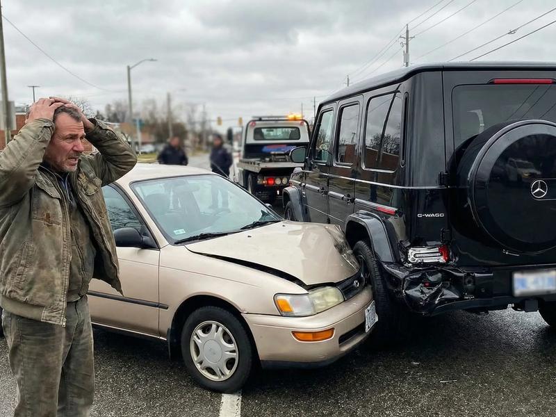 Trafik Sigortanız Var Diye Rahat Uyumayın: Lüks Bir Araca Çarparsanız Evinizden Olabilirsiniz!