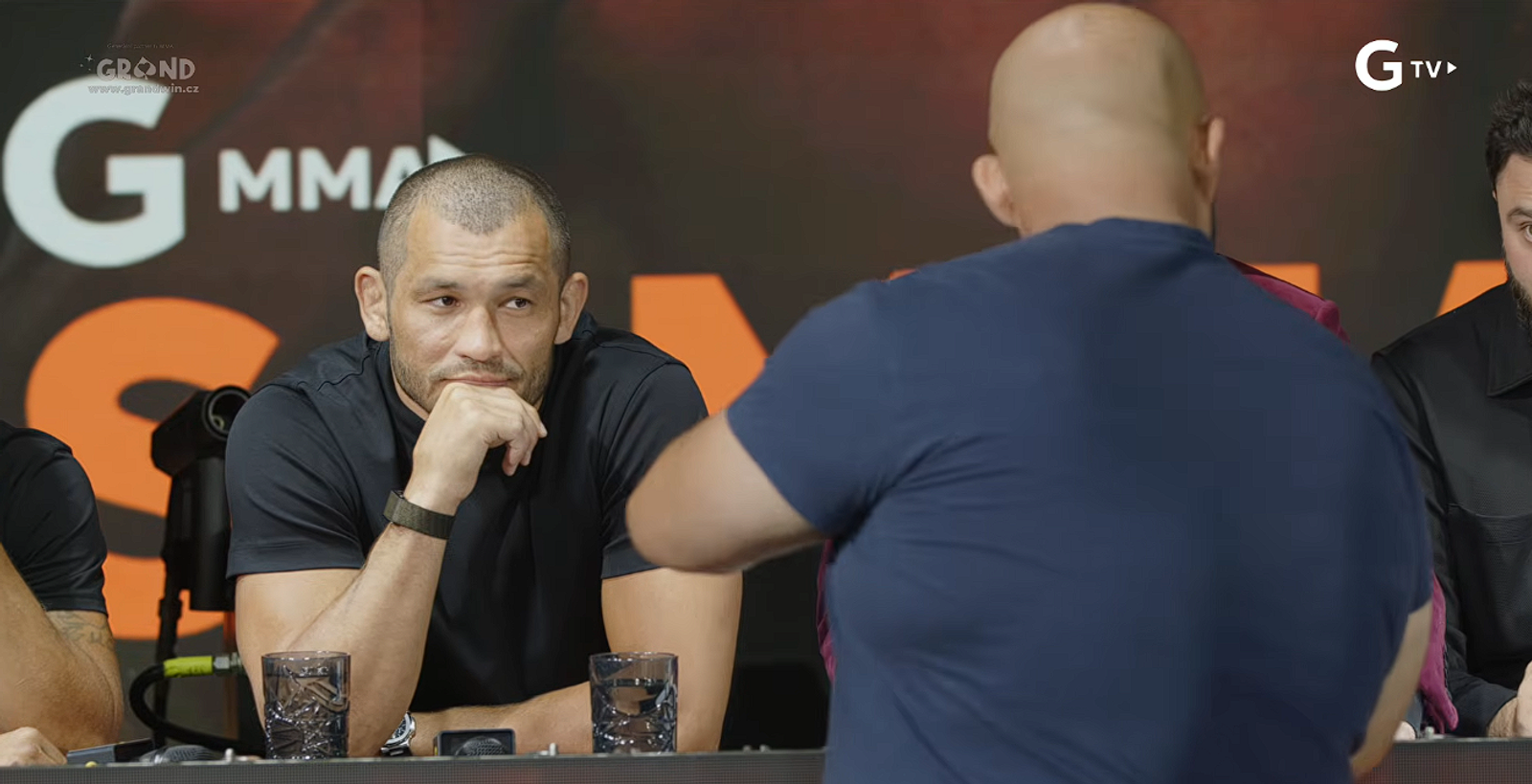 Muradov na tiskovce