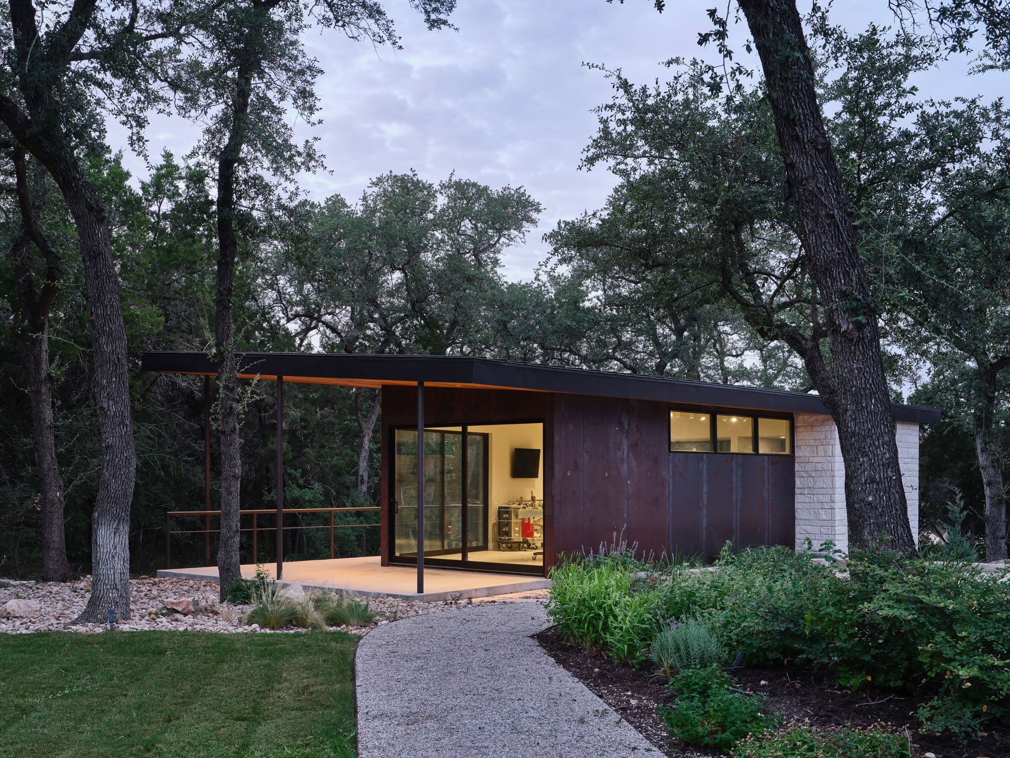Artist's Studio - image 12 of 12