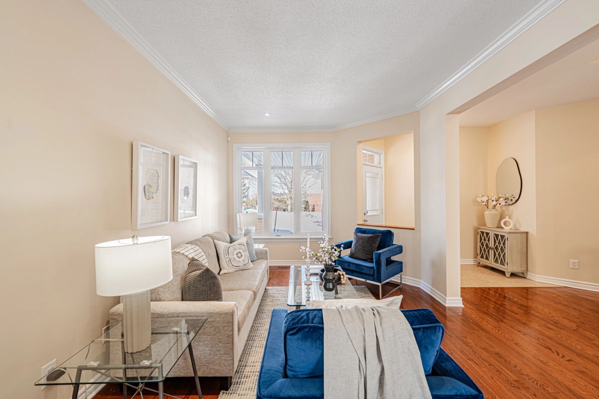 302 Laughlin Circle