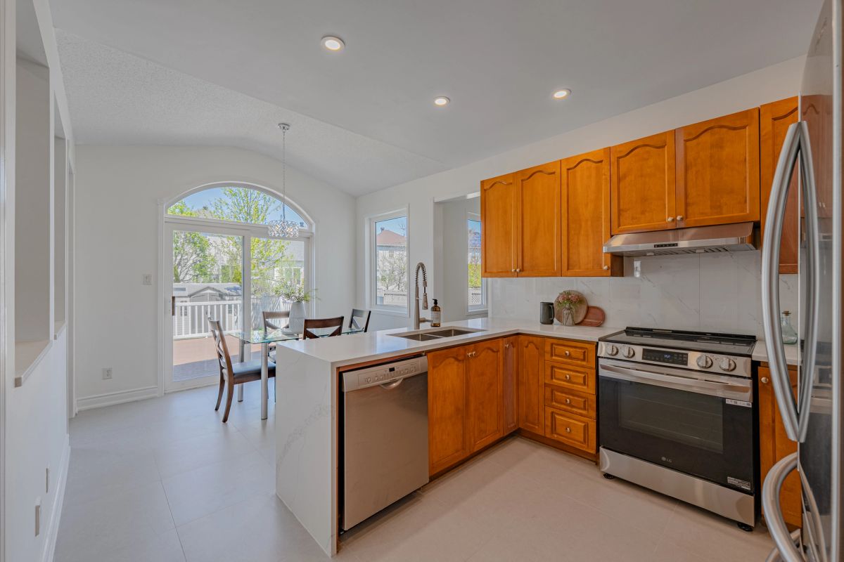6 Cheltonia Way