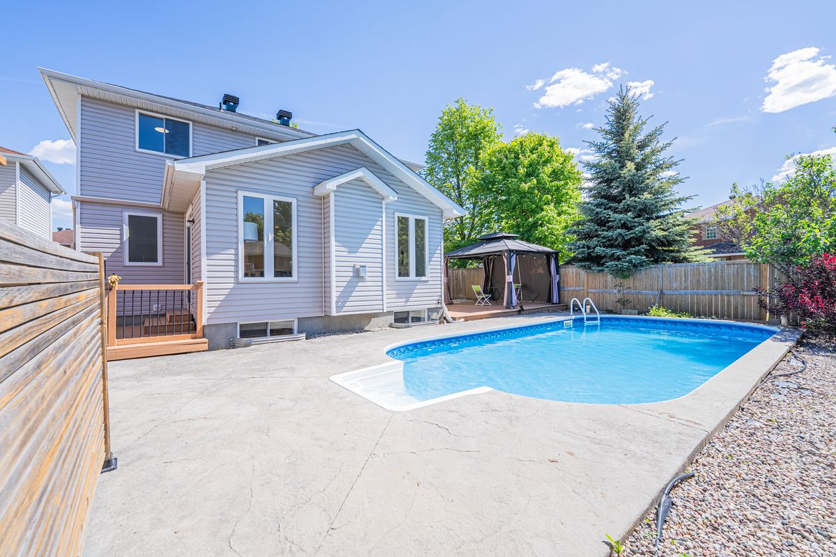 48 Woliston Crescent