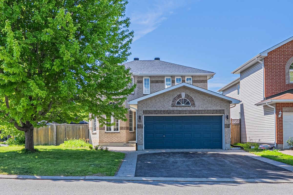 48 Woliston Crescent