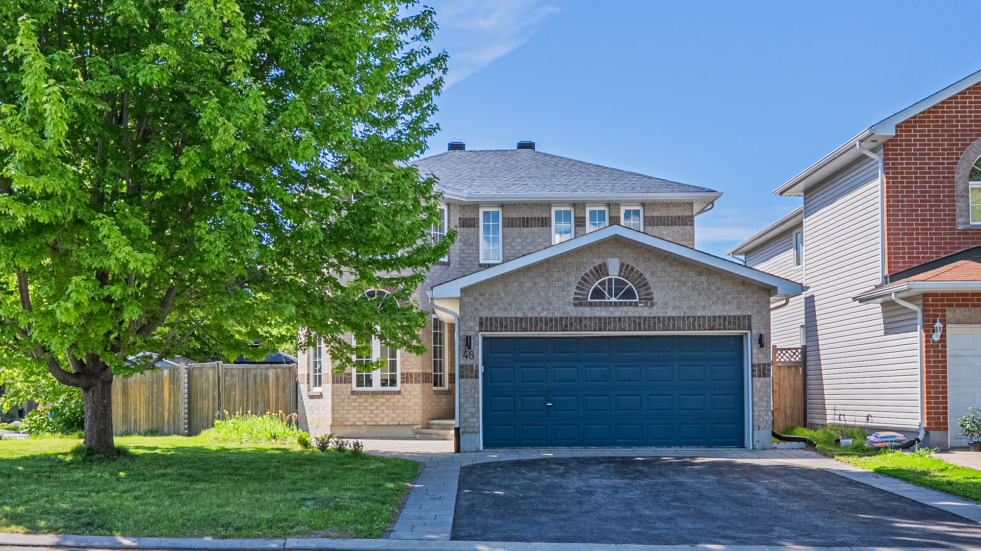 48 Woliston Crescent