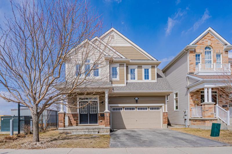 572 Dundonald Dr