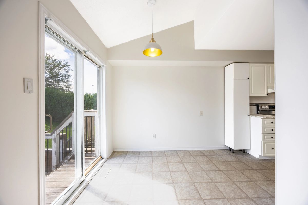 89 Gray Crescent