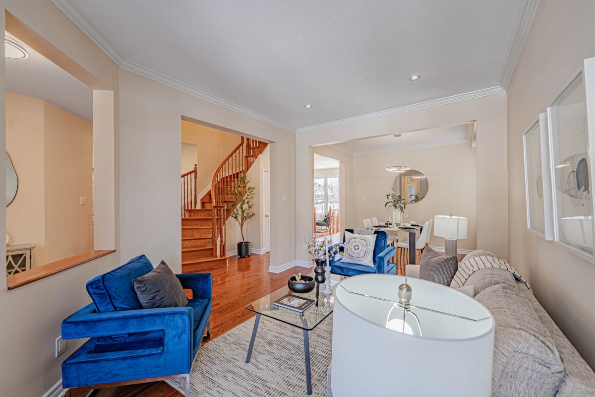 302 Laughlin Circle