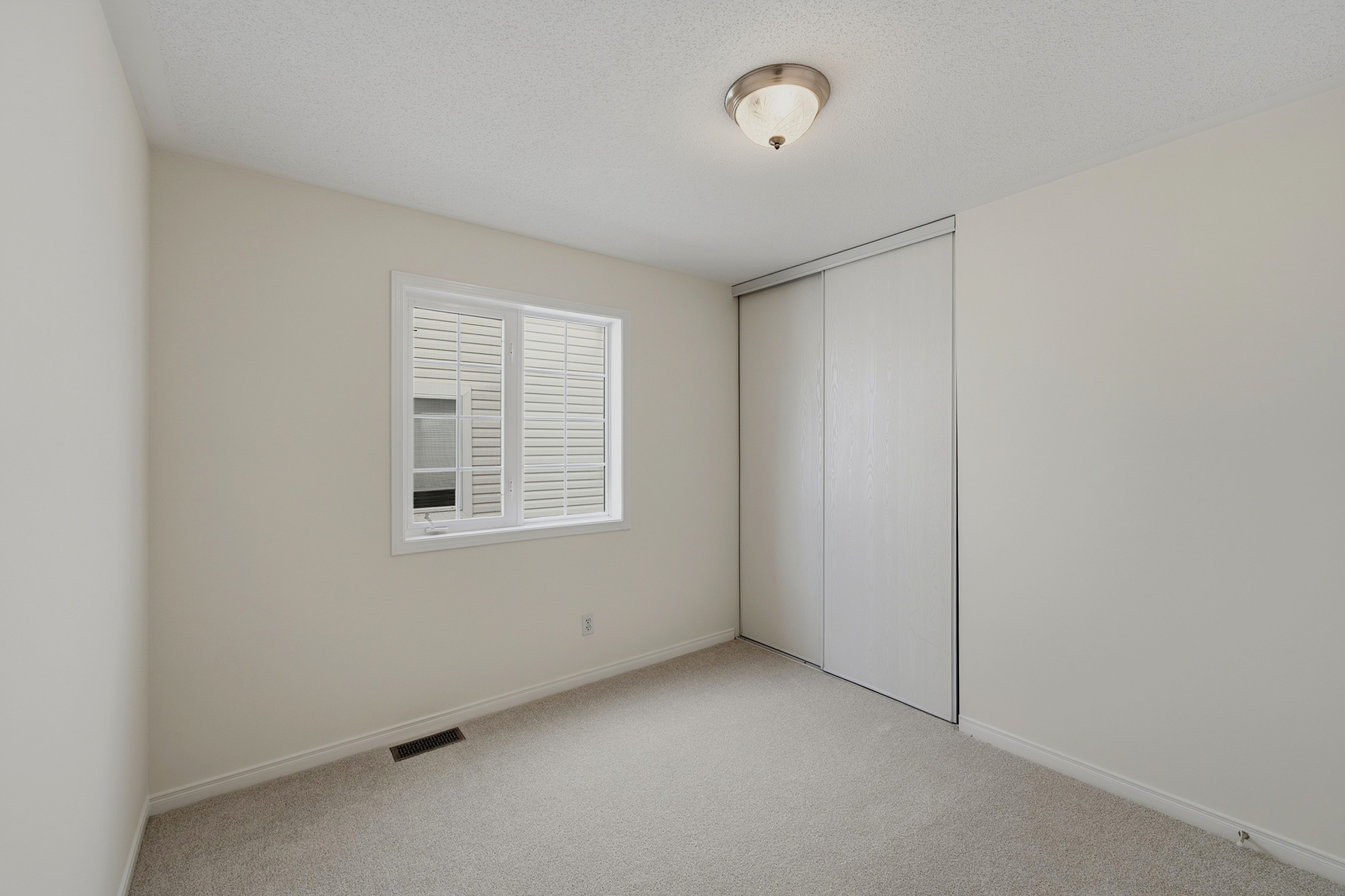 12 Angus Dr