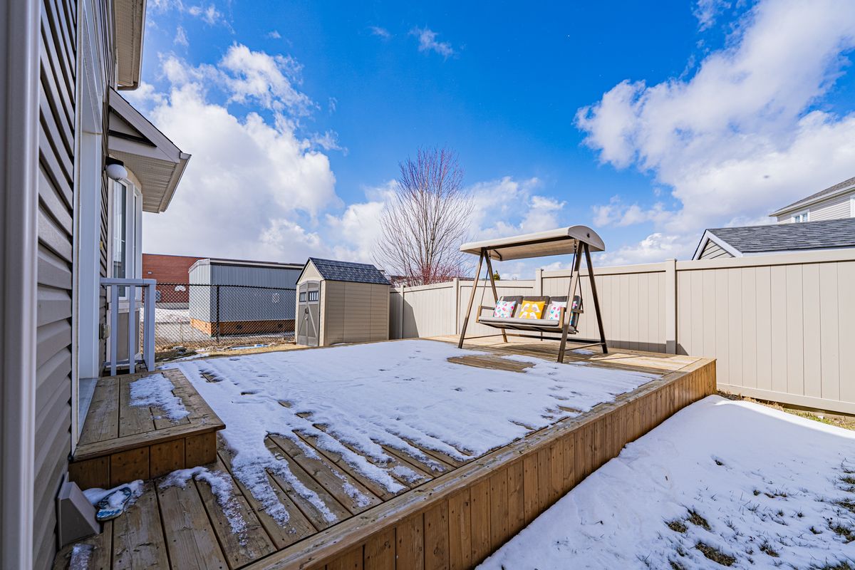 572 Dundonald Dr