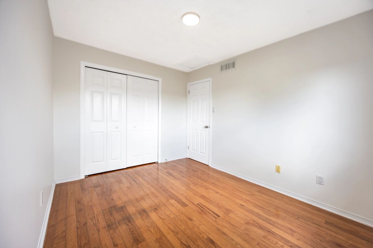 89 Gray Crescent