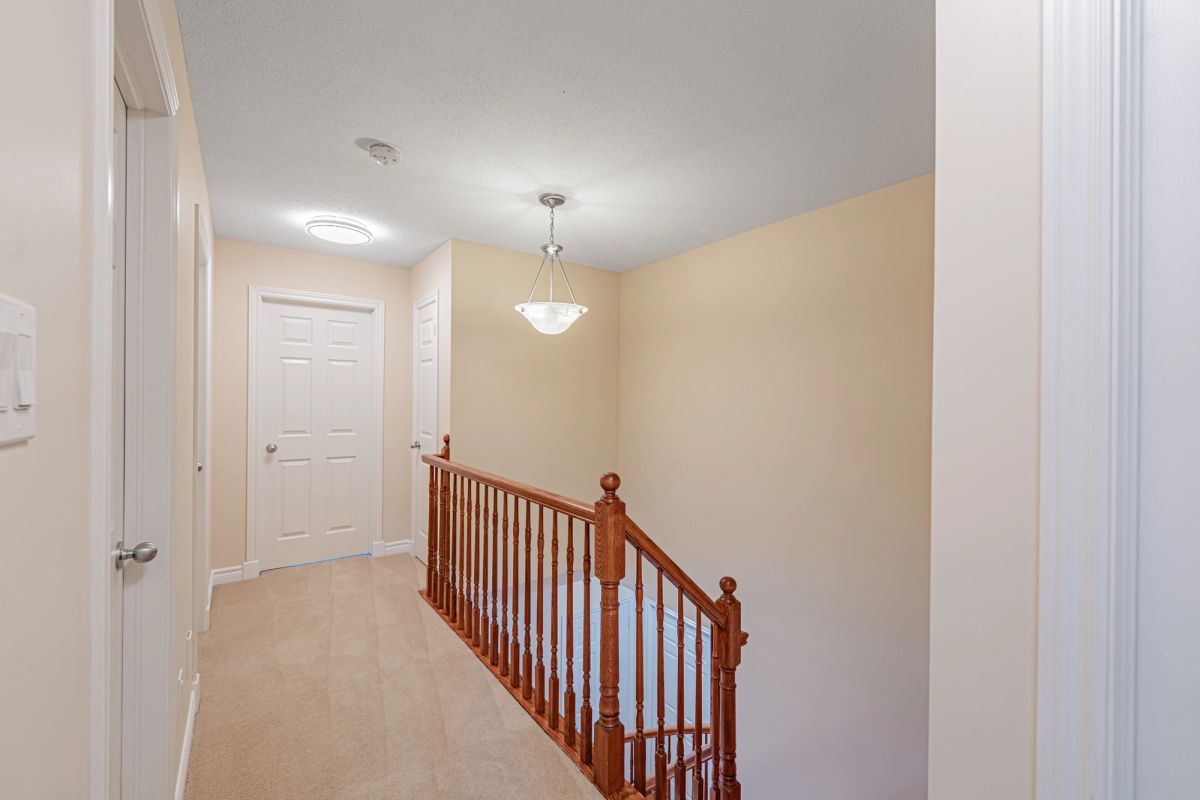 302 Laughlin Circle