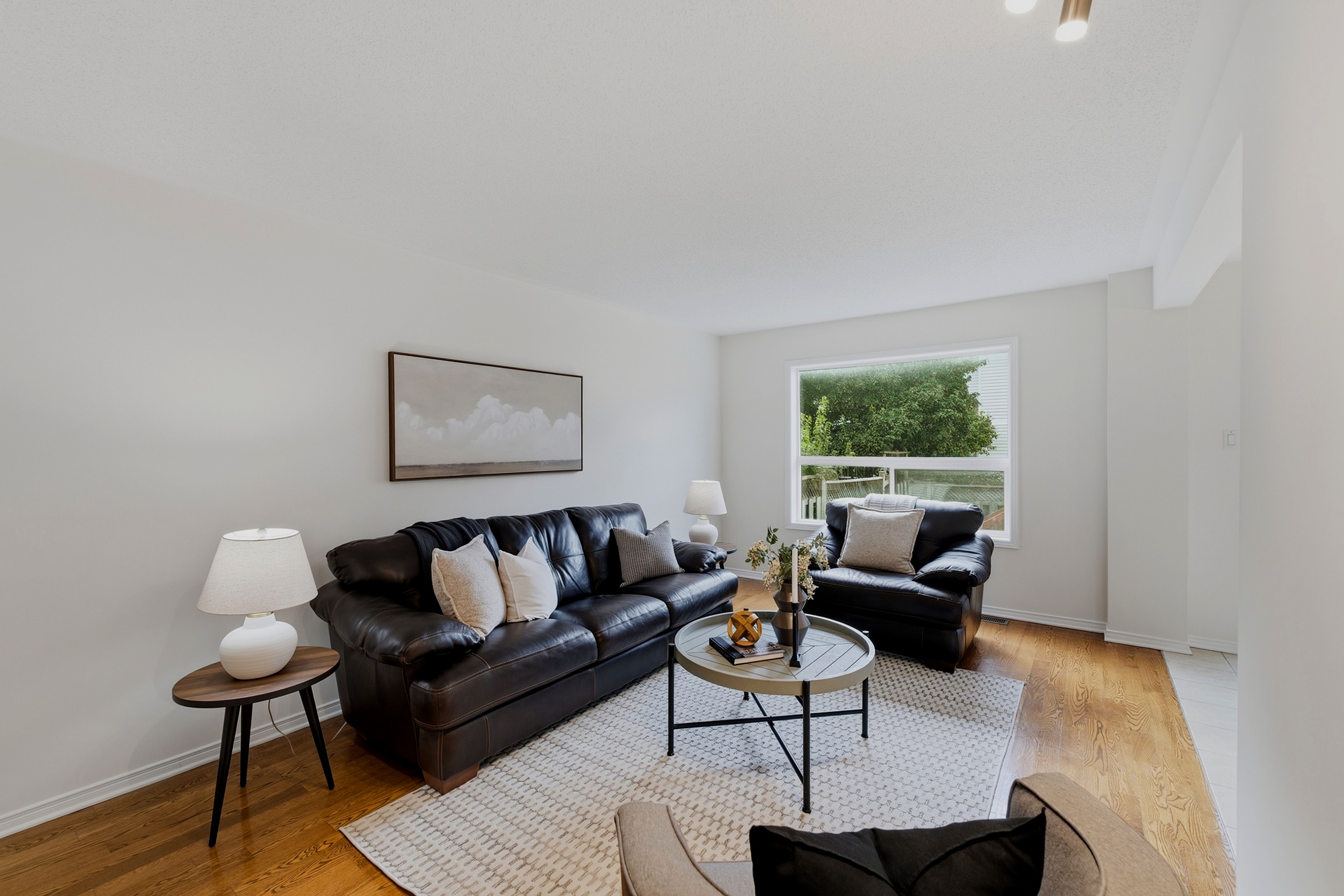 12 Angus Dr