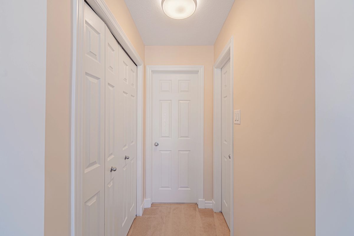 302 Laughlin Circle