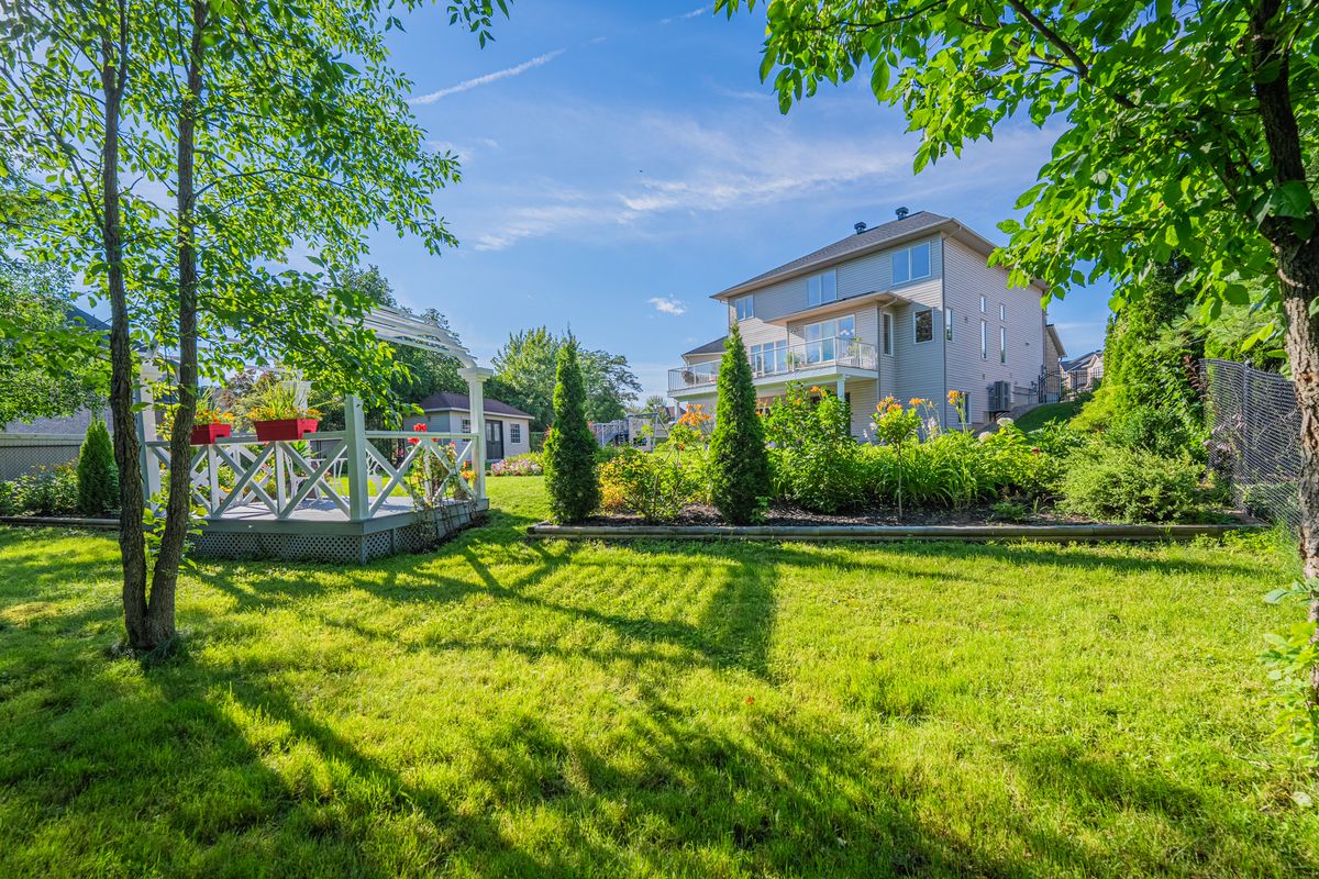 233 Marjan Crescent