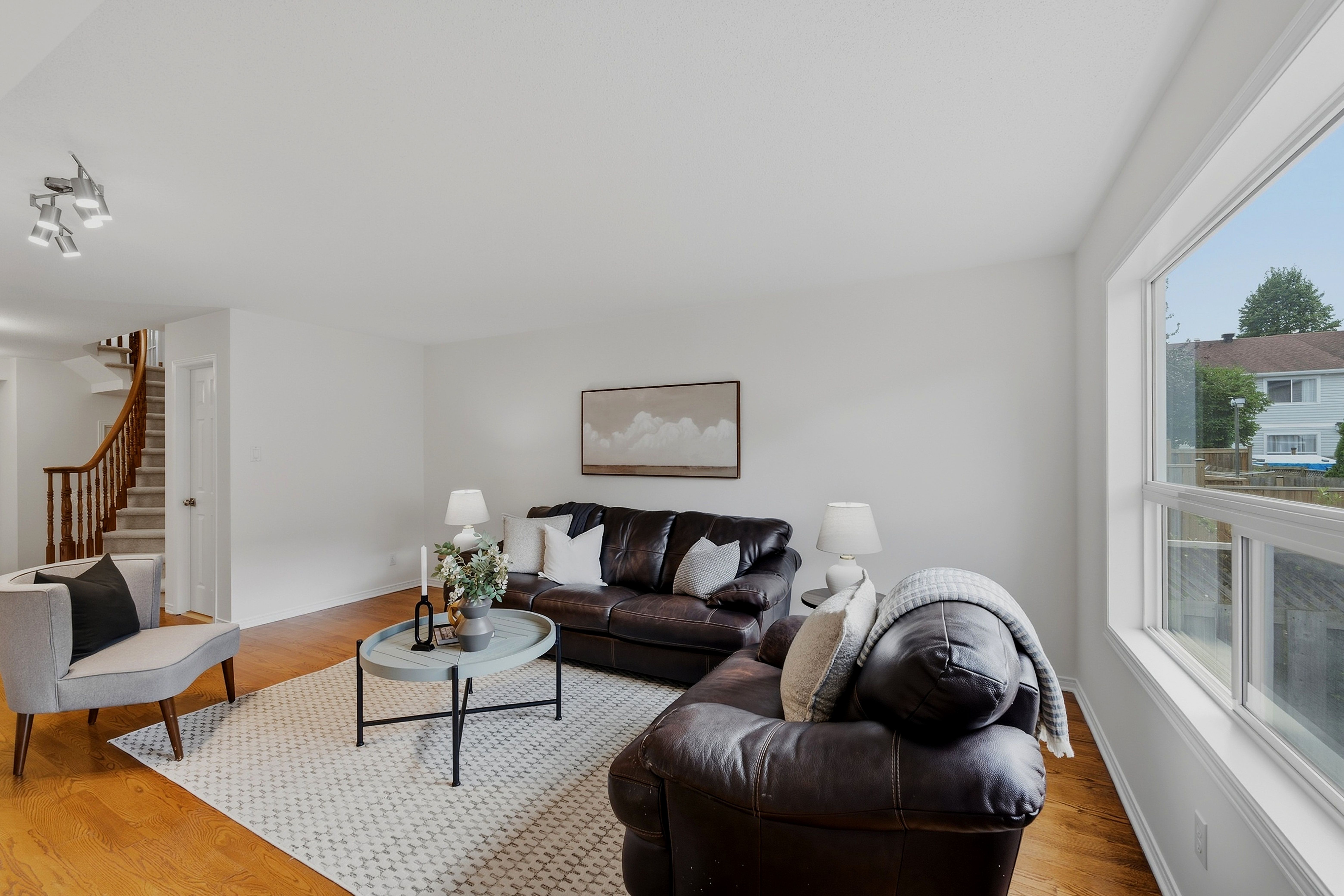 12 Angus Dr