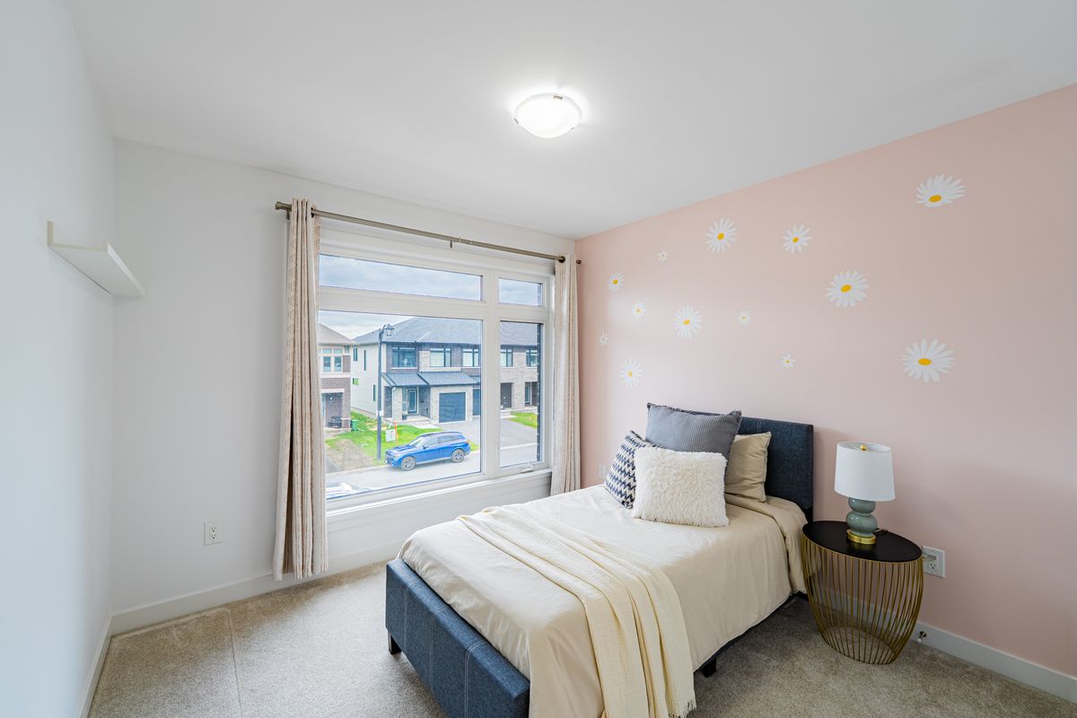 222 Finsbury Ave