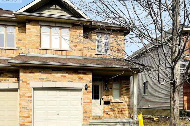 245 BADGELEY AVE