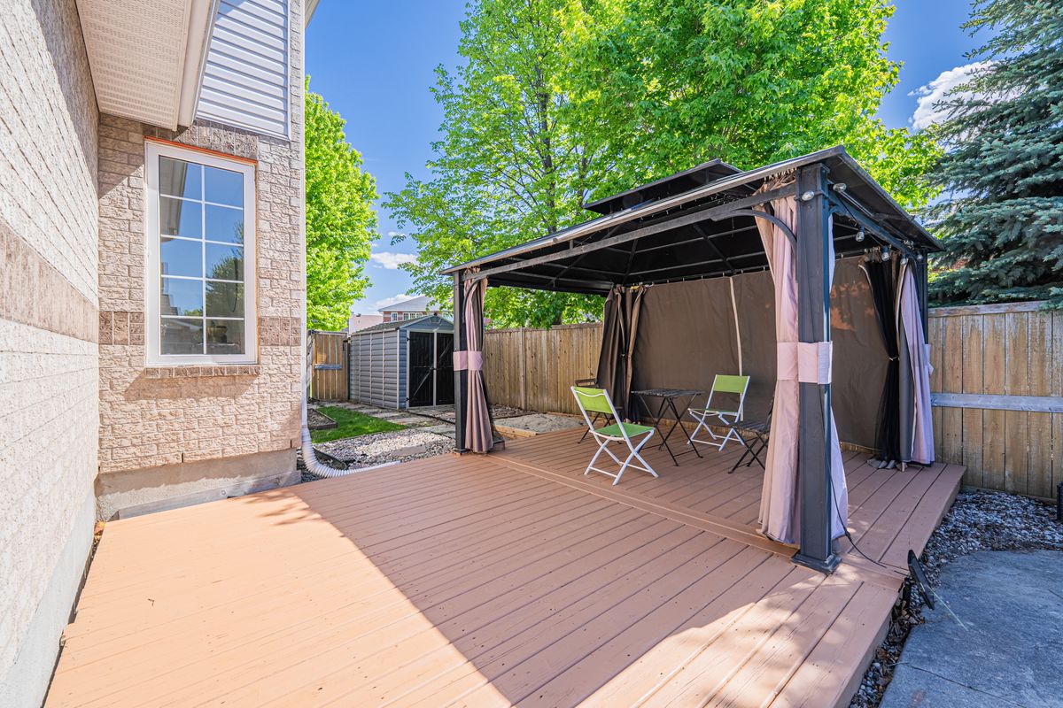 48 Woliston Crescent