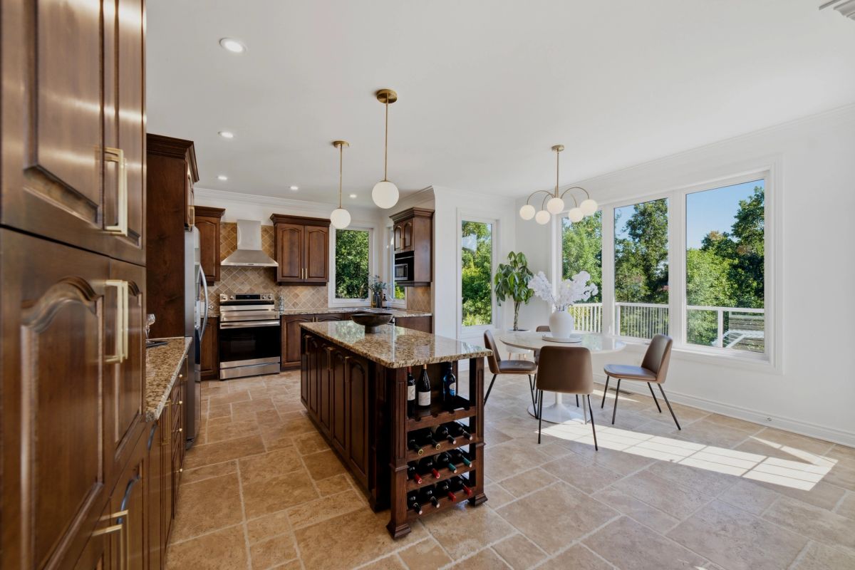 233 Marjan Crescent