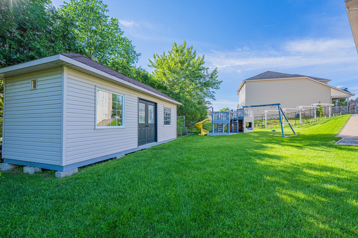 233 Marjan Crescent
