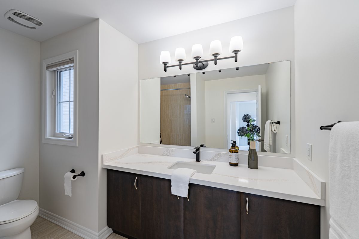572 Dundonald Dr