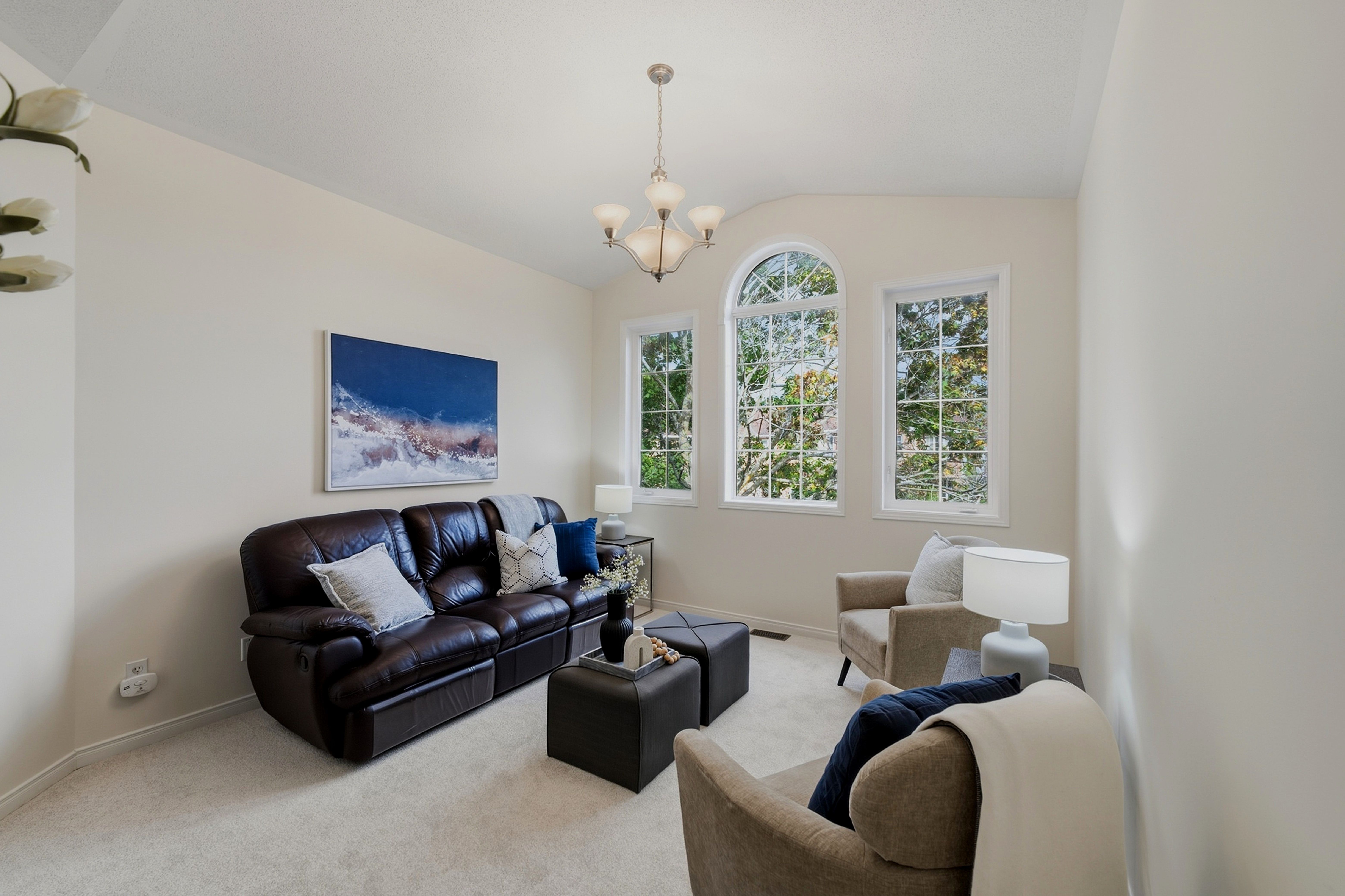 12 Angus Dr