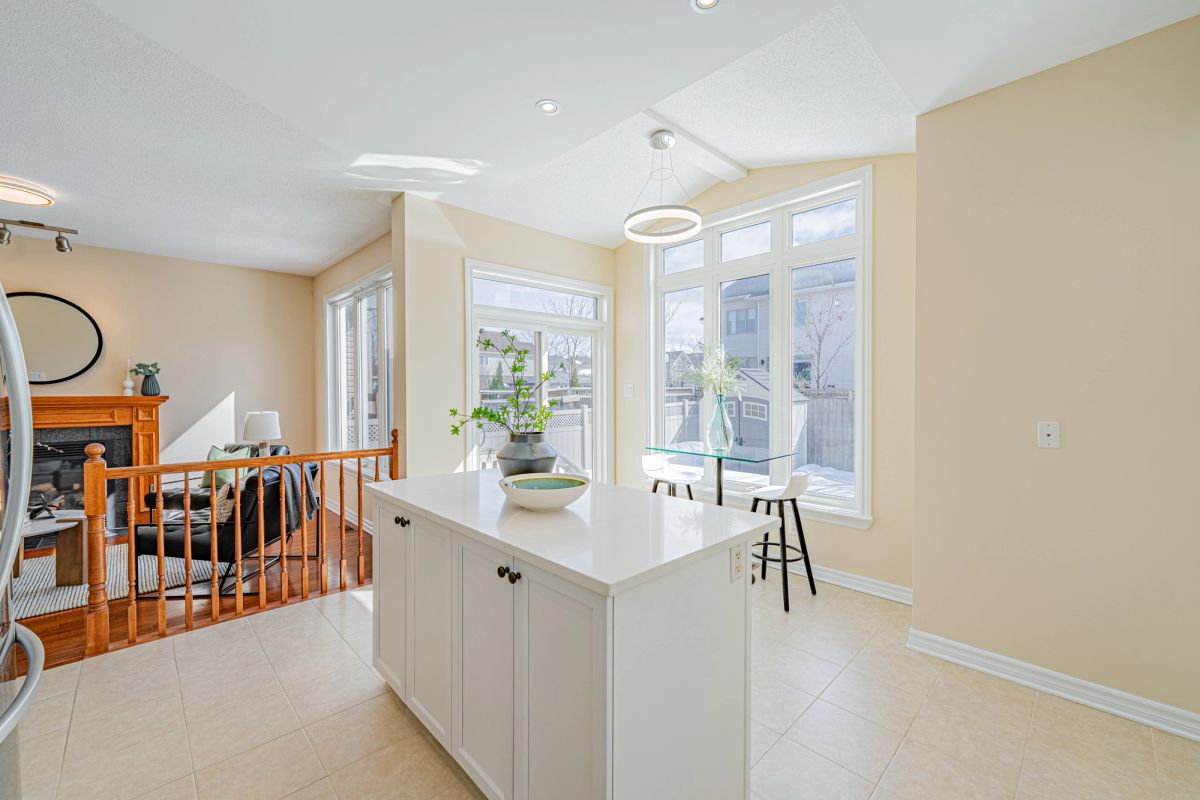 302 Laughlin Circle
