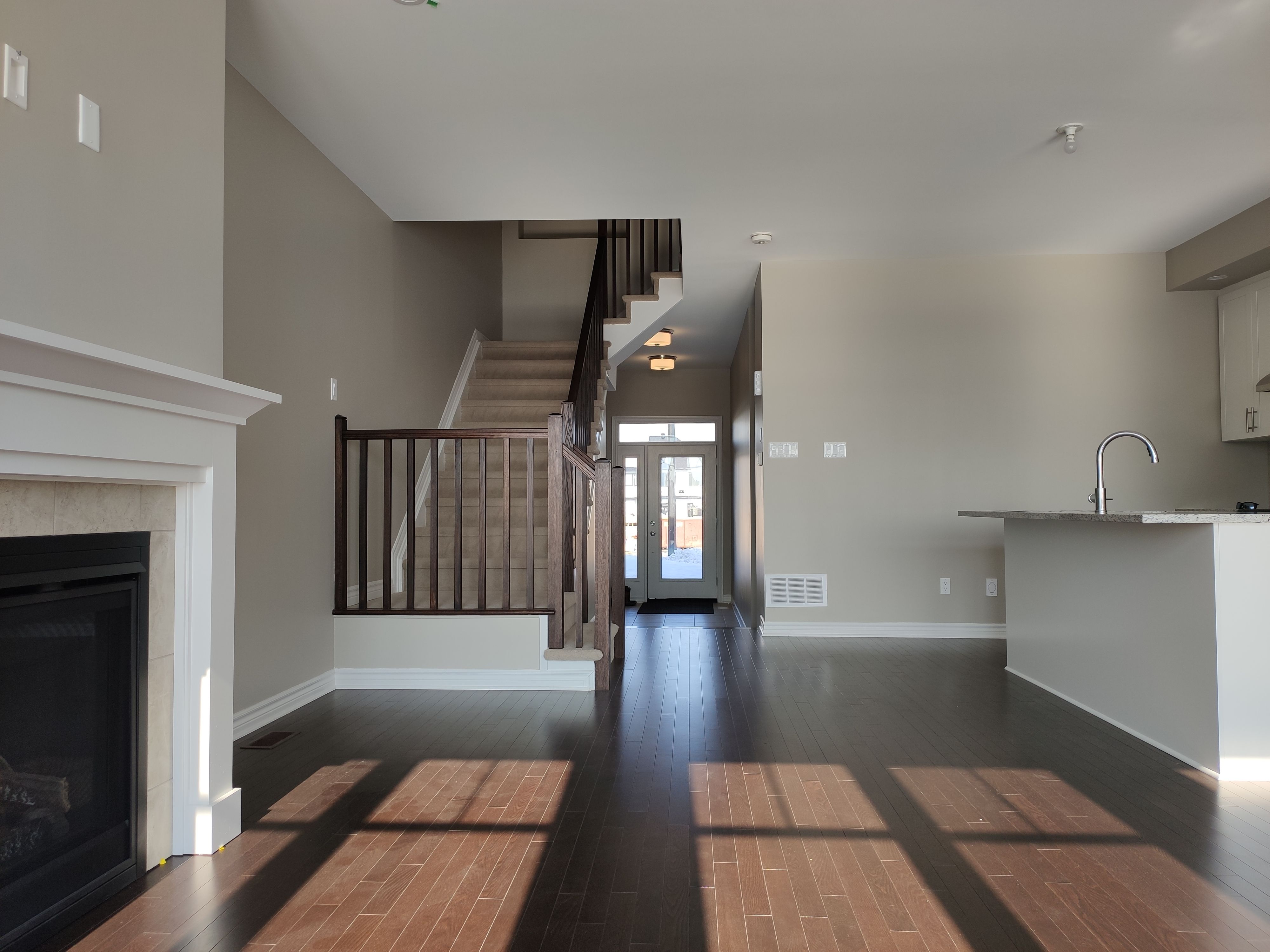 818 Clapham Terrace
