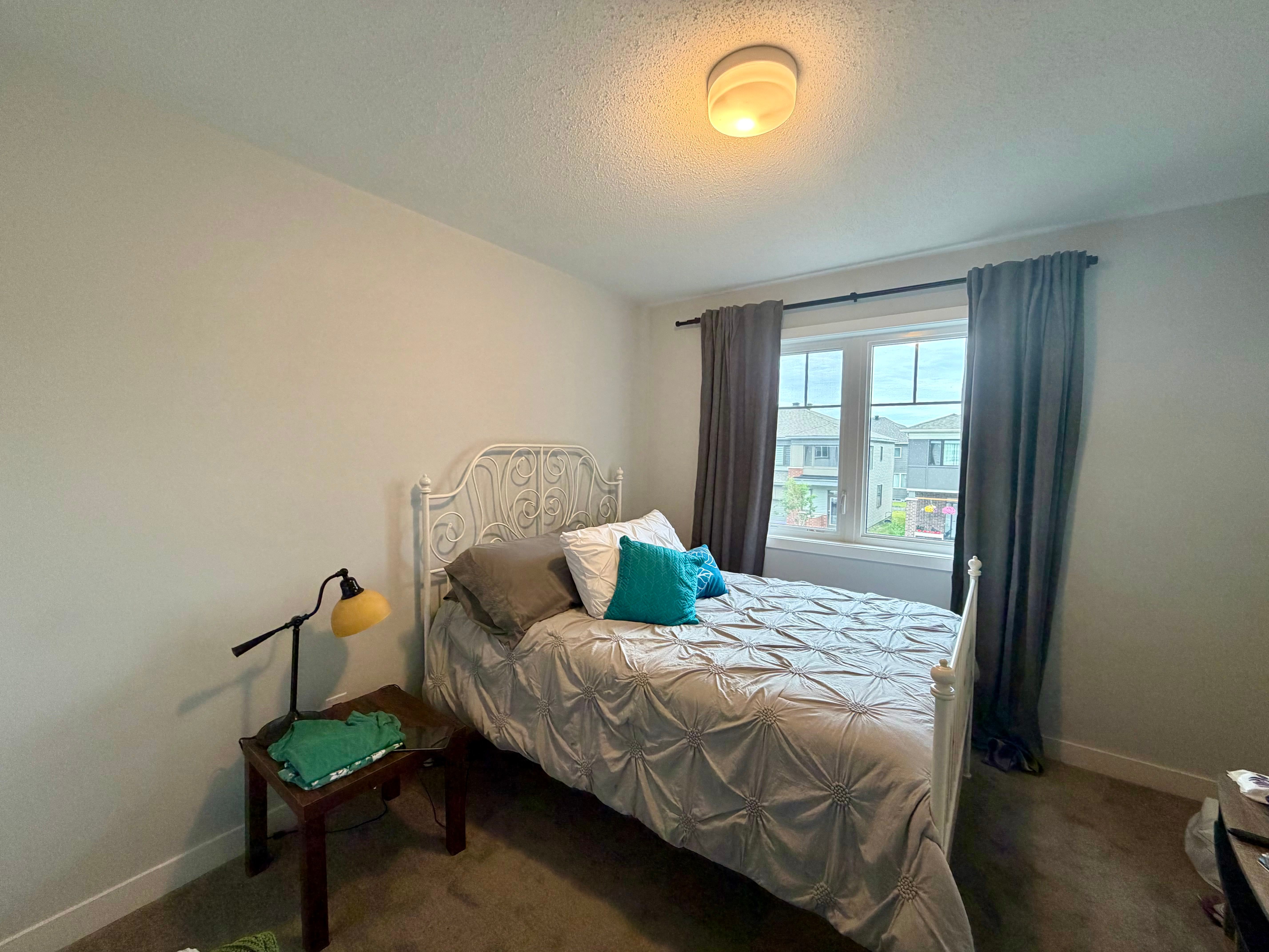 216 Billrian Crescent