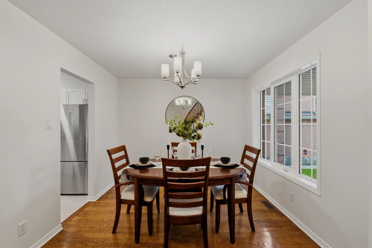 12 Angus Dr