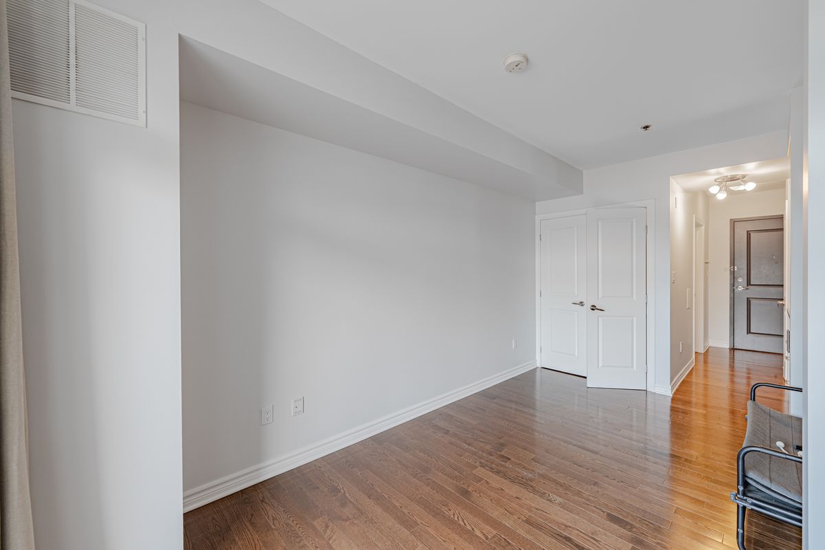 429 Kent Street – Unit 210