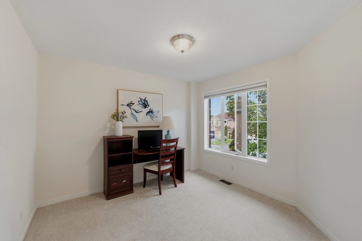 12 Angus Dr