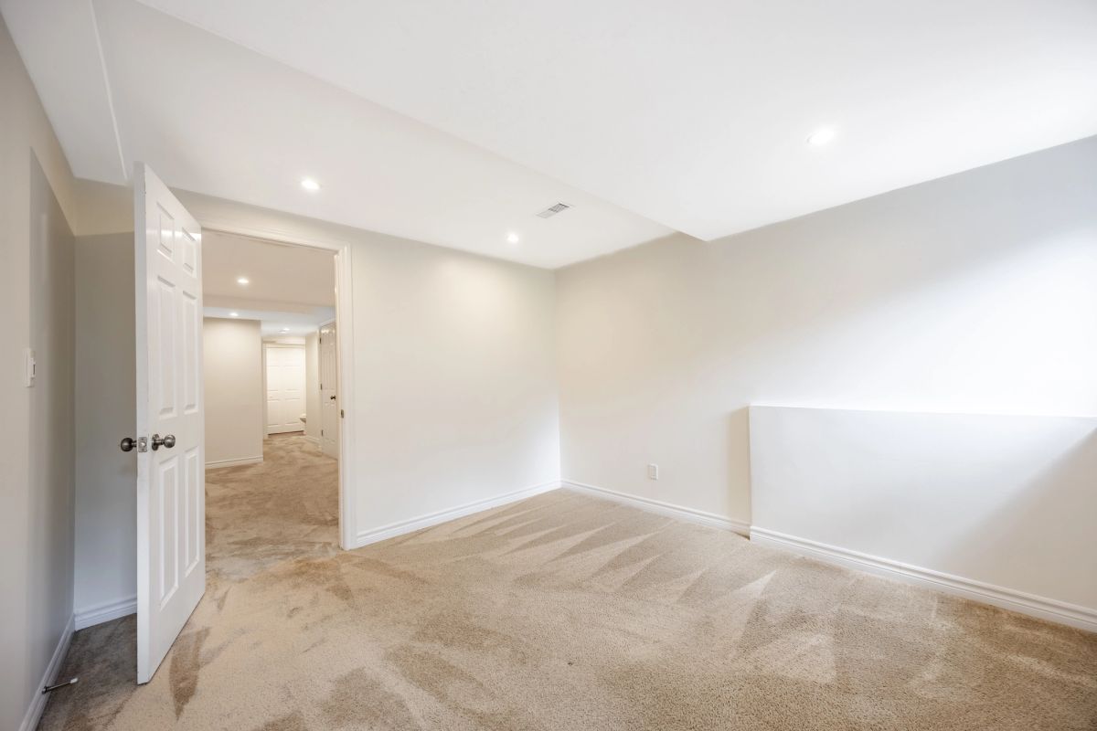 89 Gray Crescent