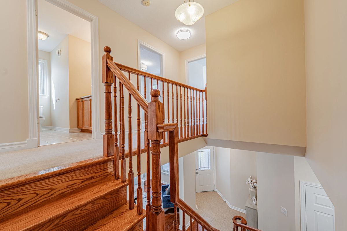 302 Laughlin Circle