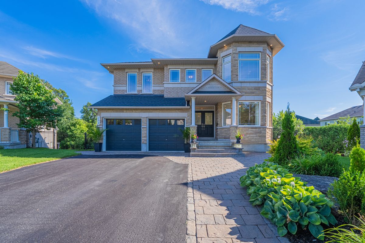 233 Marjan Crescent