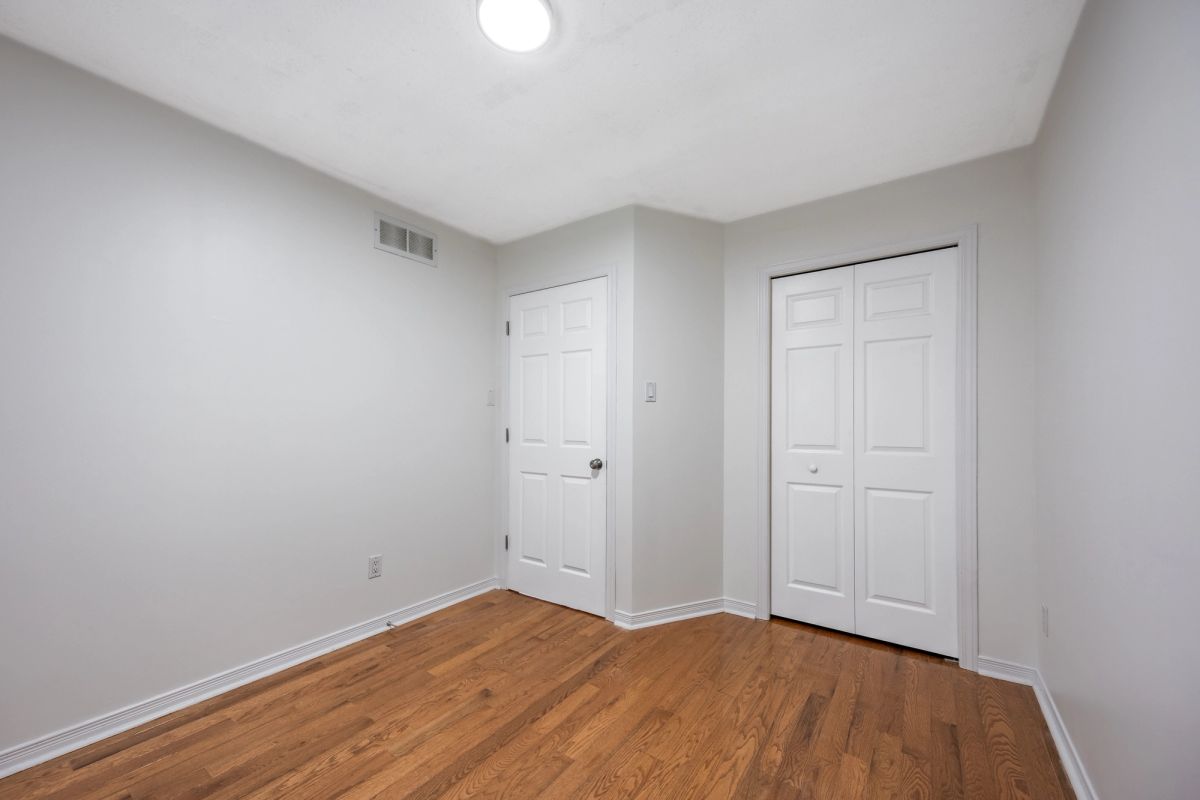 89 Gray Crescent