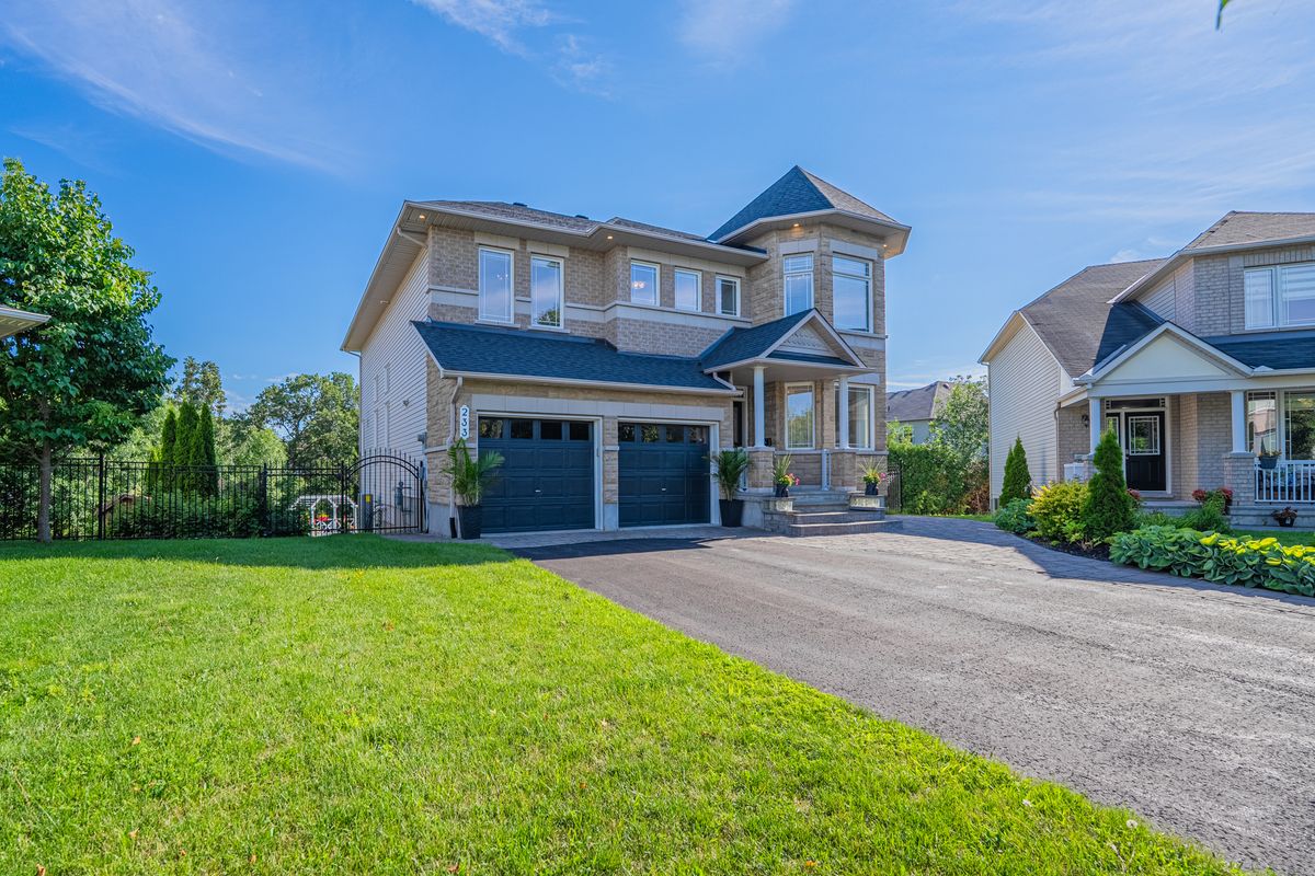 233 Marjan Crescent