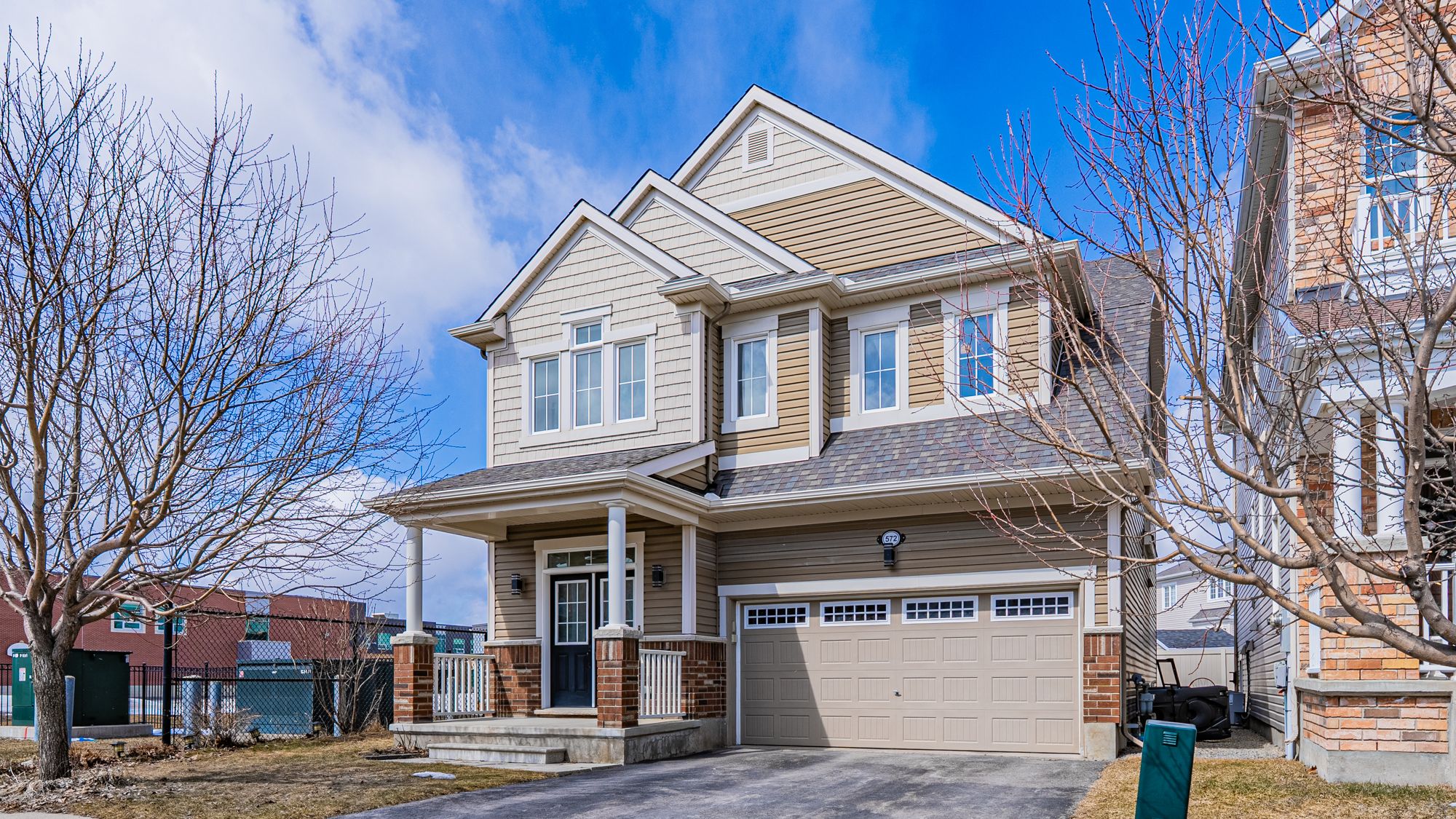 572 Dundonald Dr