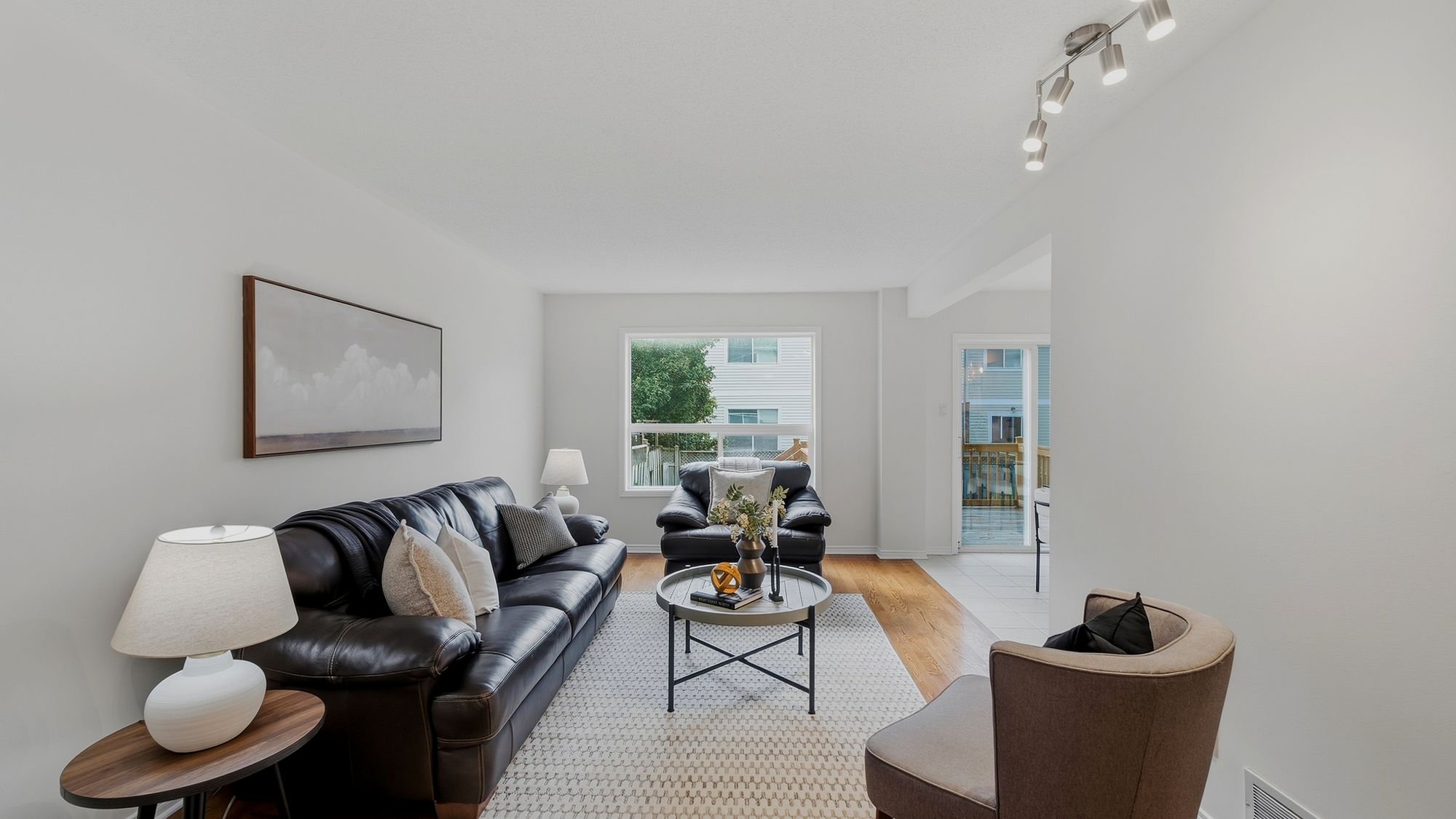 12 Angus Dr