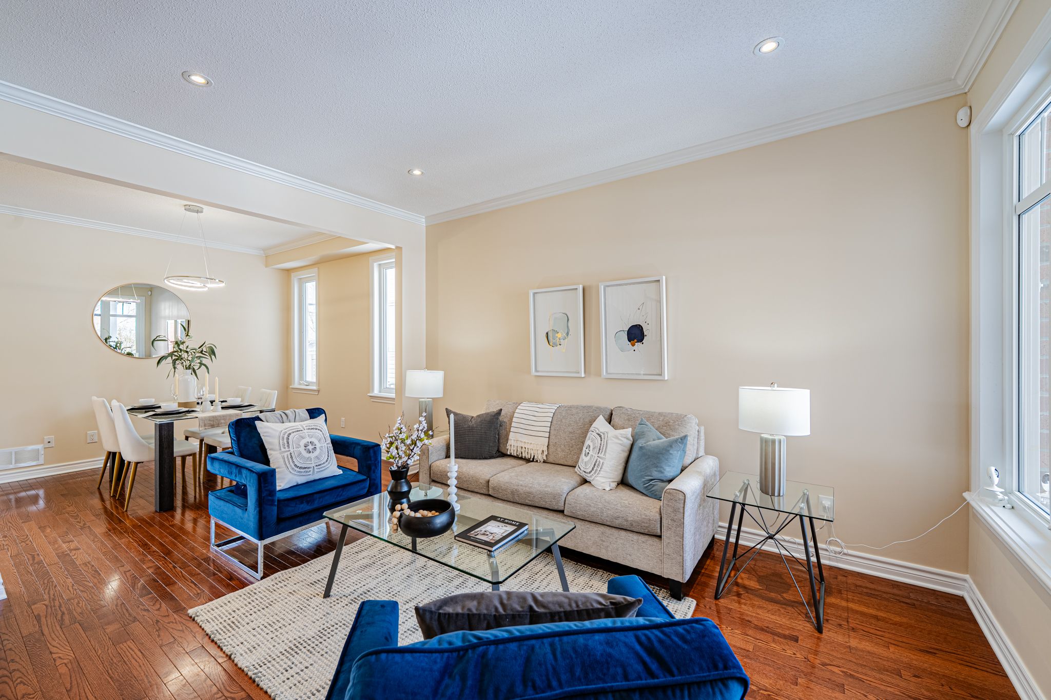 302 Laughlin Circle