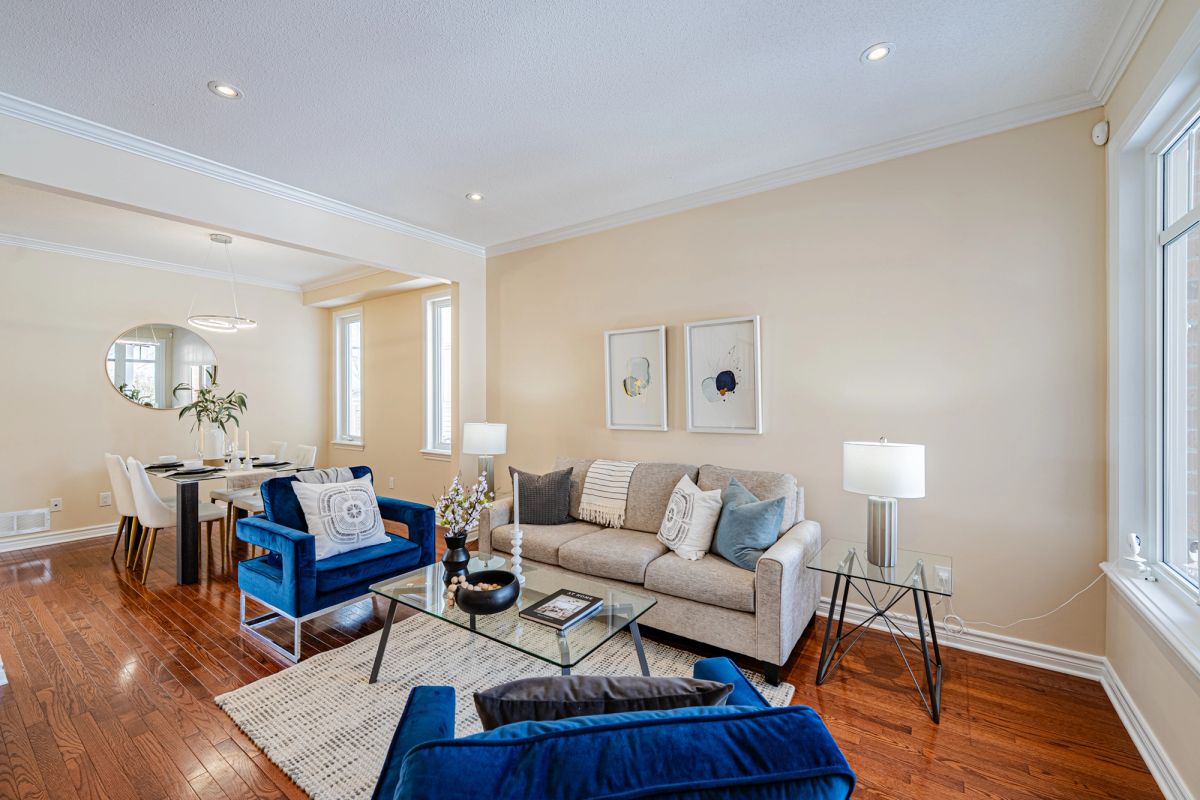 302 Laughlin Circle