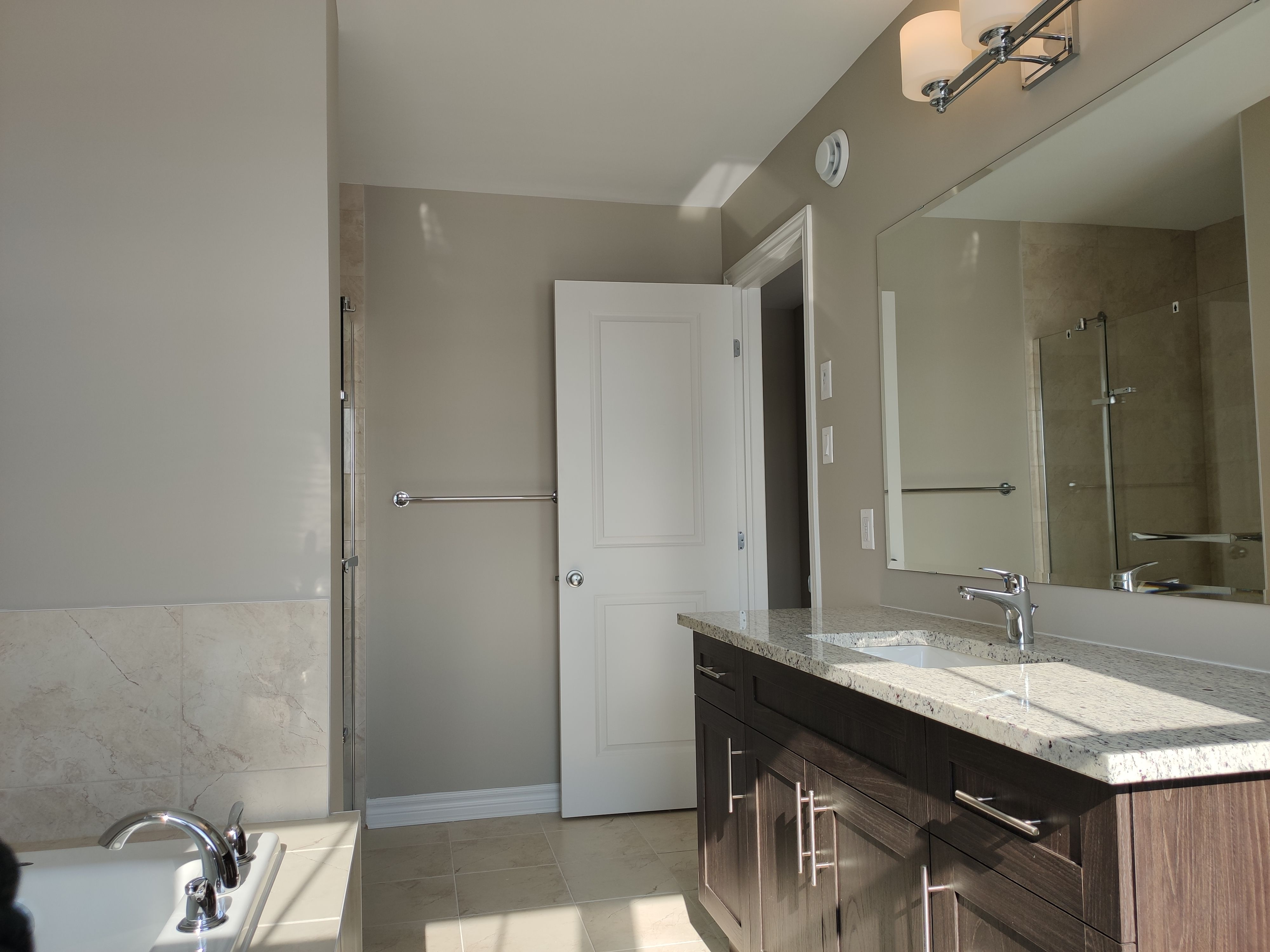 818 Clapham Terrace
