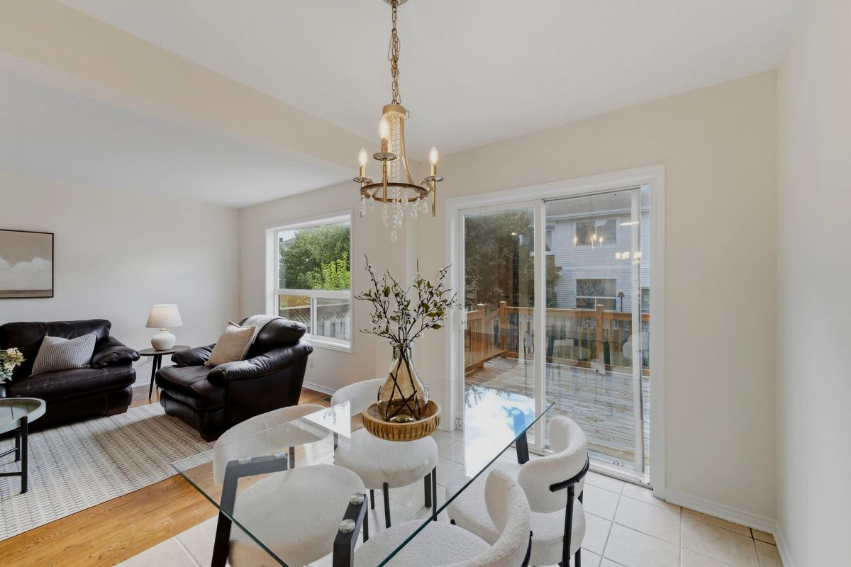 12 Angus Dr