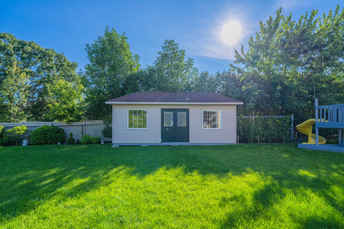 233 Marjan Crescent