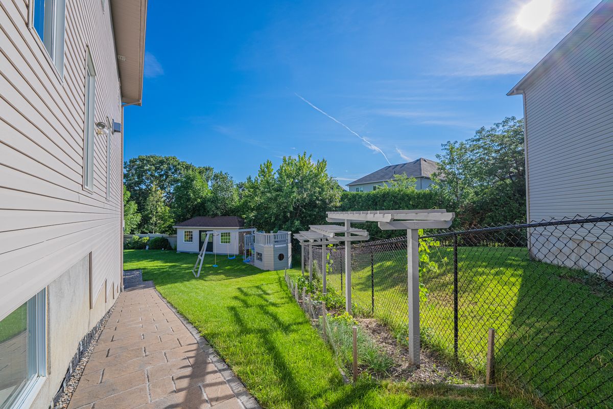 233 Marjan Crescent