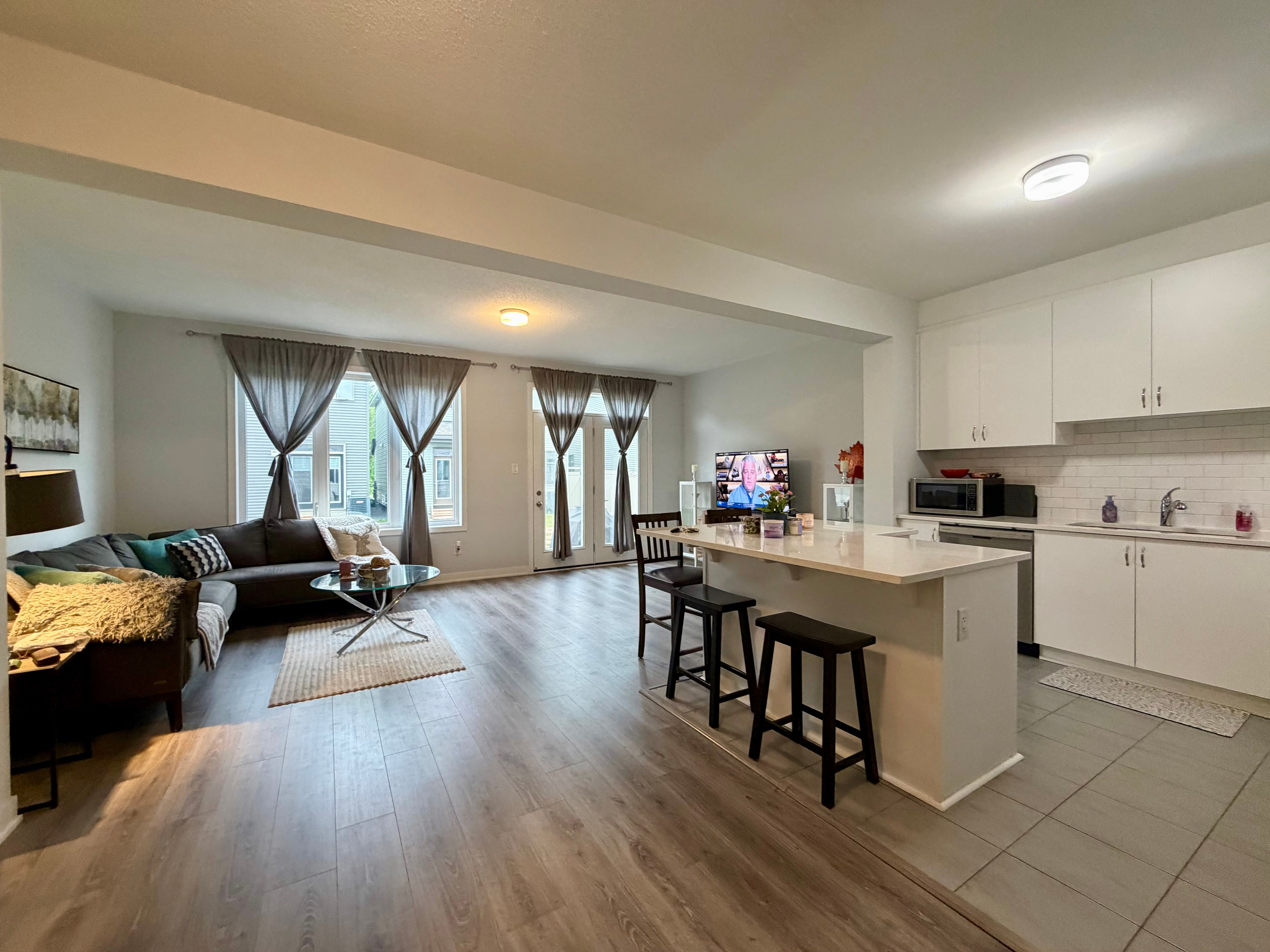 216 Billrian Crescent